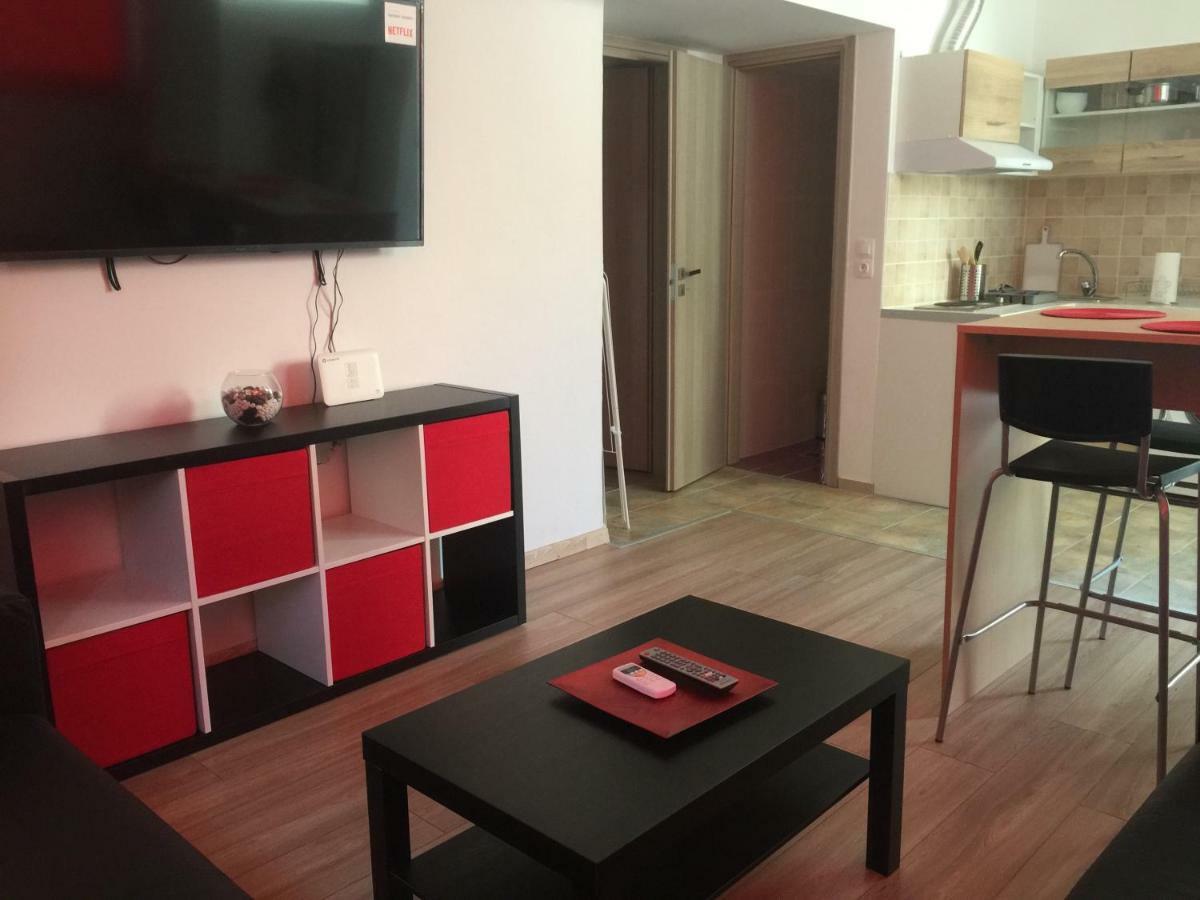 Loutraki Hostel المظهر الخارجي الصورة