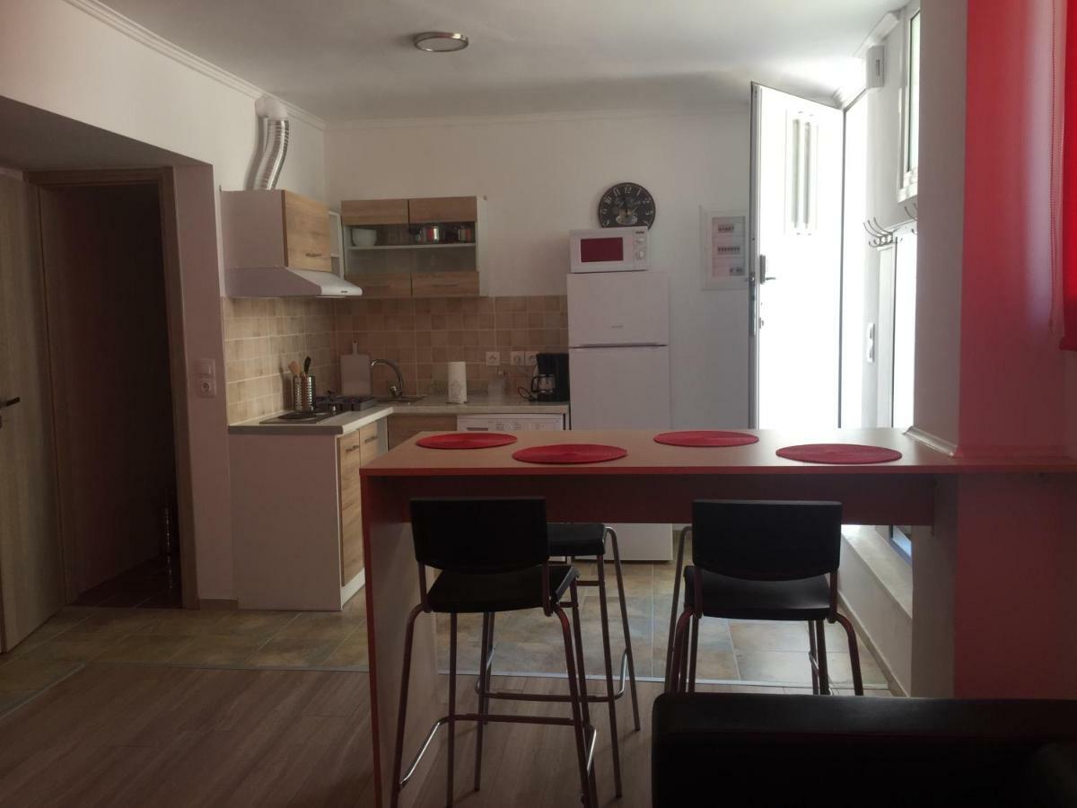 Loutraki Hostel المظهر الخارجي الصورة